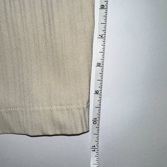 WOMENS | SIZE 10 | NIKE GOLF SHORTS | DRY FIT | LIGHT BEIGE | LIKE NEW! - Picture 5 of 6